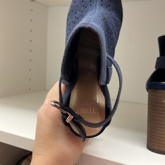 Crown and Ivy Booties - Picture 7 of 7